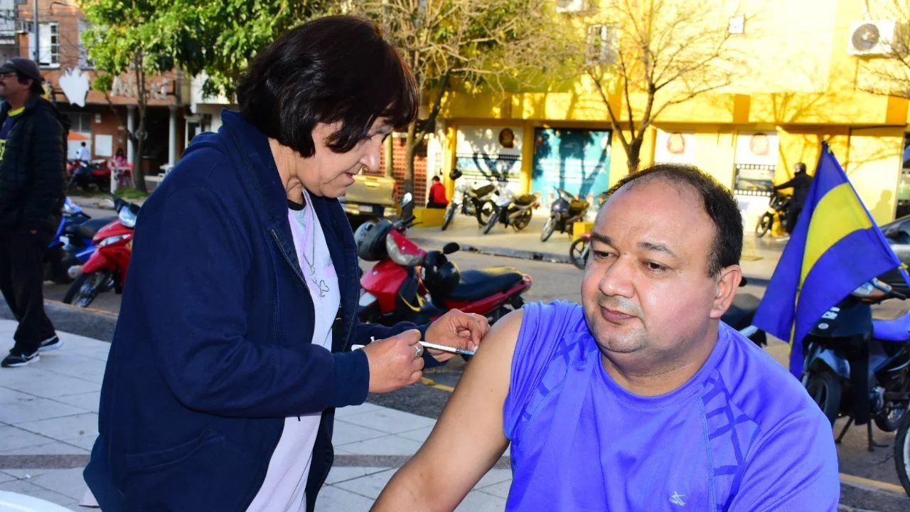 Nueva campaña de carpas de vacunación en el centro capitalino hasta el 8 de octubre