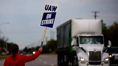 Más de 25 mil trabajadores de General Motors, Ford y Stellantis, en paro Más de 25 mil trabajadores de General Motors, Ford y Stellantis, en paro
