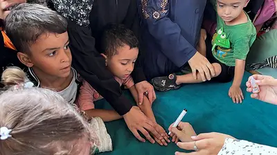 La ONU inicia vacunación contra la poliomielitis en Gaza, mientras siguen los combates La ONU inicia vacunación contra la poliomielitis en Gaza, mientras siguen los combates