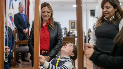 El novedoso Parlamento de la Niñez de La Rioja tuvo su primera sesión donde los niños expresaron sus proyectos El novedoso Parlamento de la Niñez de La Rioja tuvo su primera sesión donde los niños expresaron sus proyectos
