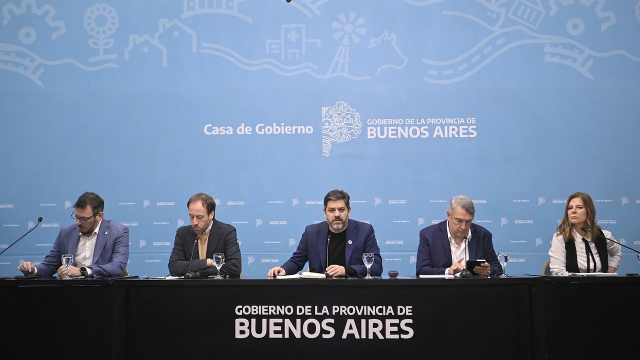 Javier Milei eliminó el Boleto Integrado y desde Provincia le contestaron: "Se castiga al pueblo"