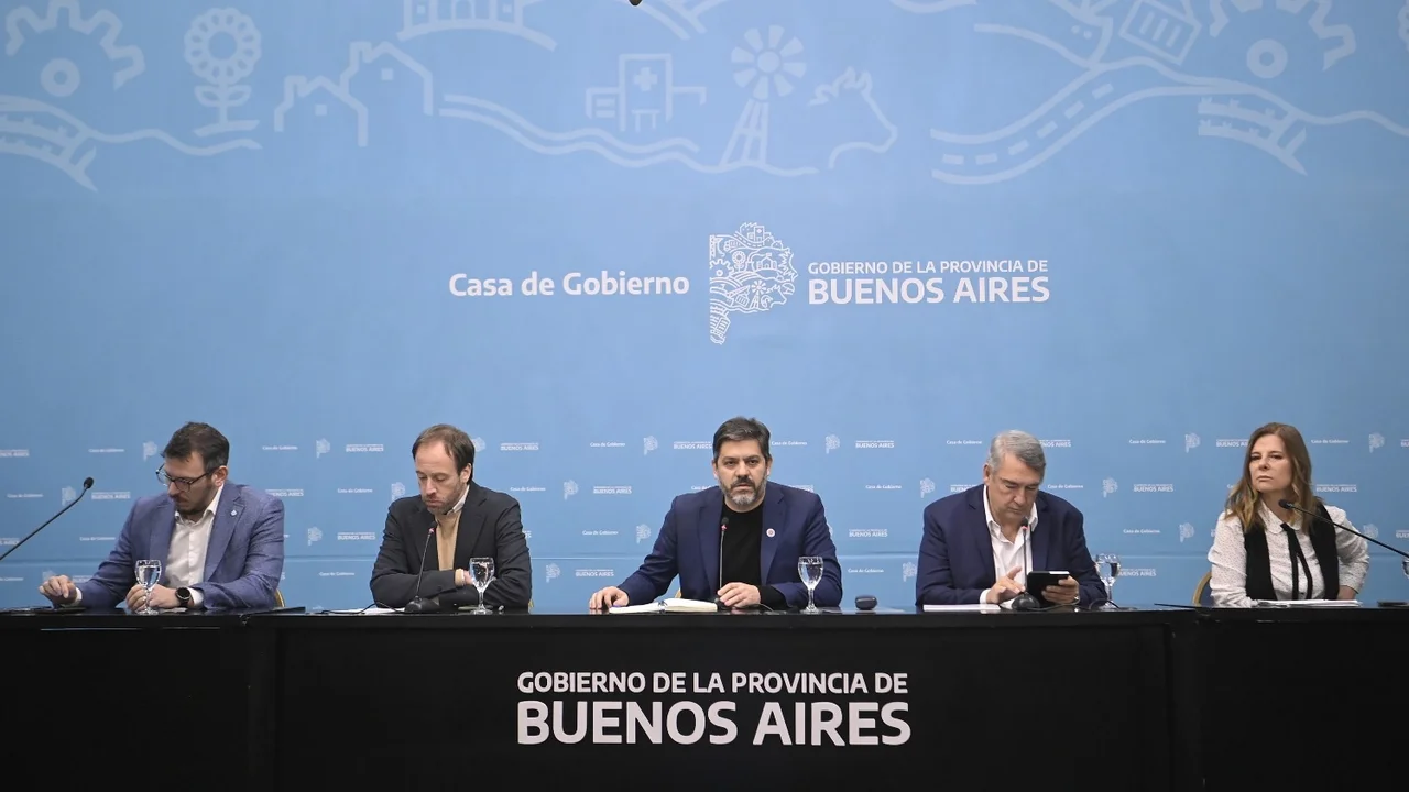 Javier Milei eliminó el Boleto Integrado y desde Provincia le contestaron: "Se castiga al pueblo"
