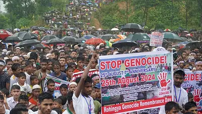 Miles de rohinyás huyen a Bangladés para escapar de la violencia en Myanmar Miles de rohinyás huyen a Bangladés para escapar de la violencia en Myanmar