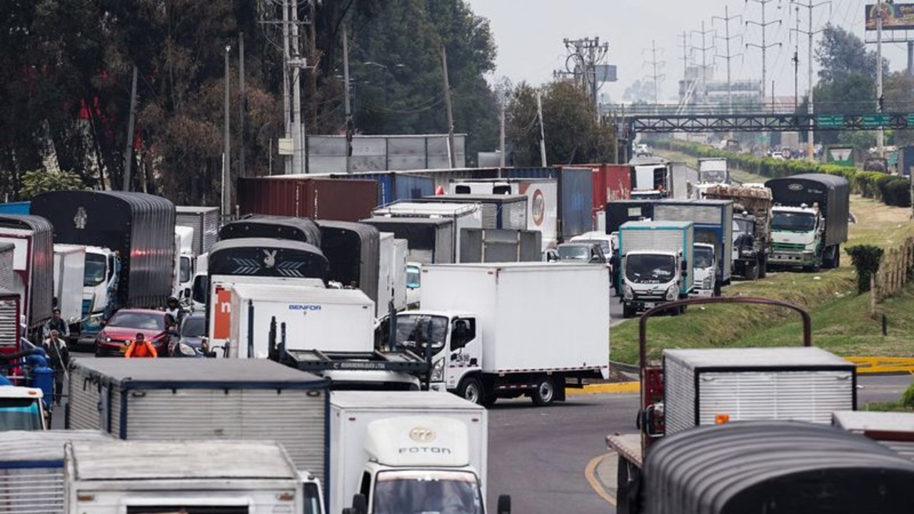 Ecopetrol advierte posible impacto a sus operaciones en Colombia por bloqueos de vías y ataques a oleoductos