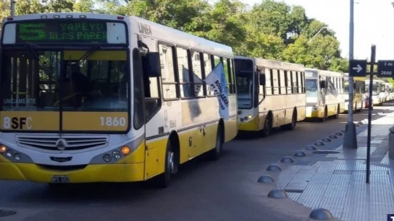 Transporte en Santa Fe: la UTA amenaza con un nuevo paro si las empresas no pagan los sueldos completos