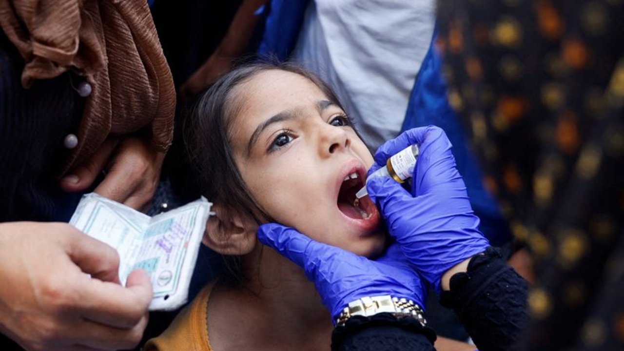 Inicia la segunda fase de la campaña contra la polio en Gaza mientras la guerra sigue en otras zonas