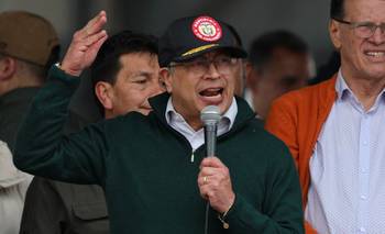 Petro denunció un espionaje interno millonario en el Gobierno derechista de Duque | Colombia