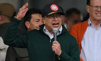 Petro denunció un espionaje interno millonario en el Gobierno derechista de Duque | Colombia