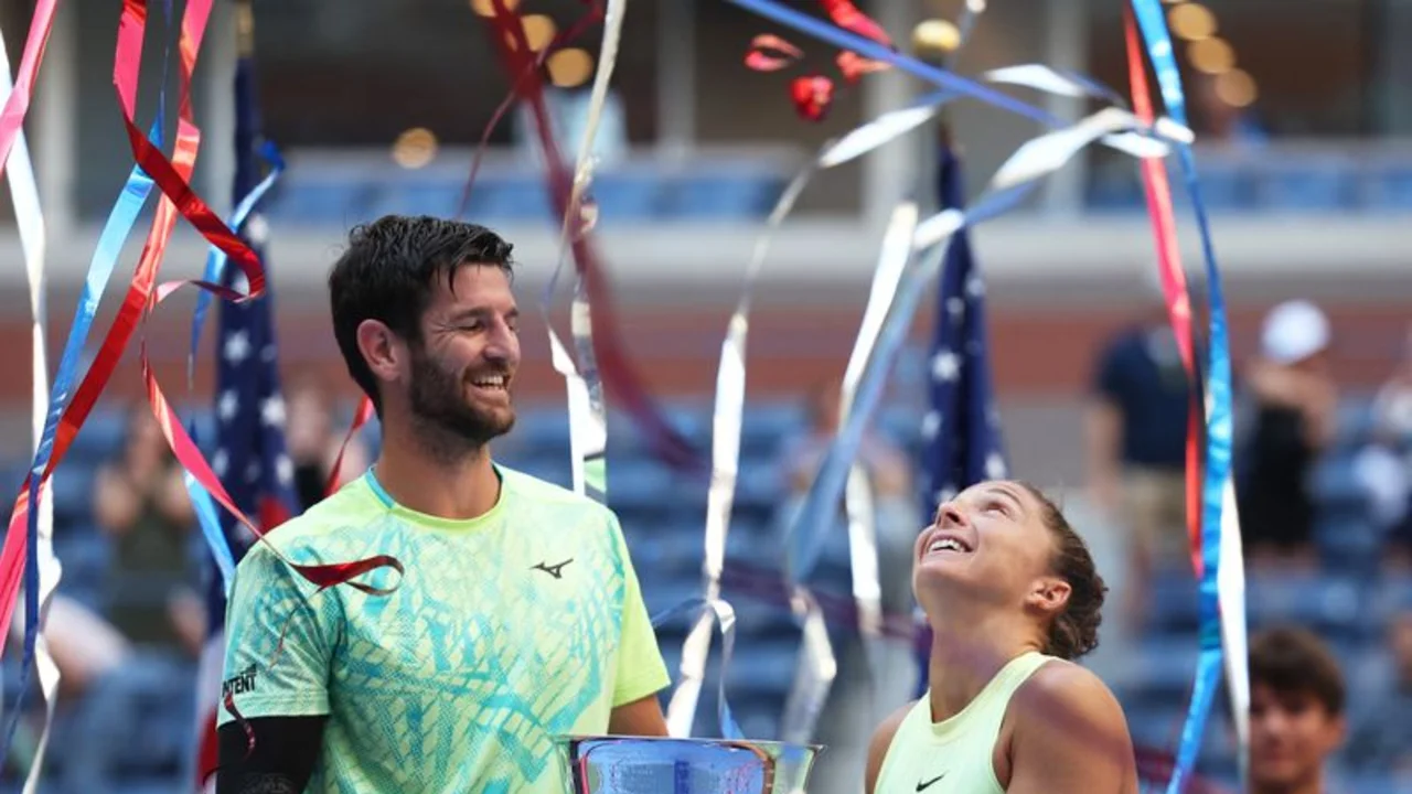 Italianos Errani y Vavassori ganan el título de dobles mixtos del Abierto de EEUU