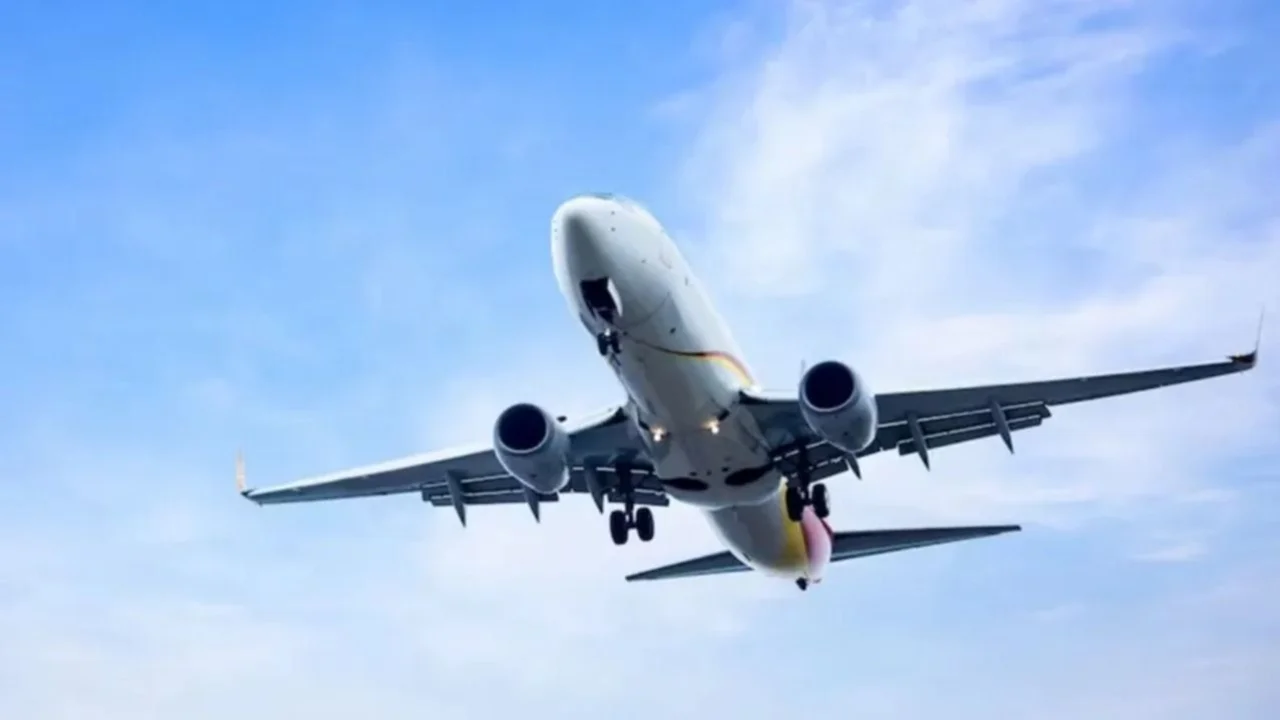Avión volando