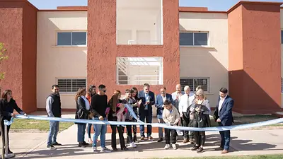 Contra la crisis habitacional: Quintela encabezó una nueva entrega de viviendas en La Rioja Contra la crisis habitacional: Quintela encabezó una nueva entrega de viviendas en La Rioja