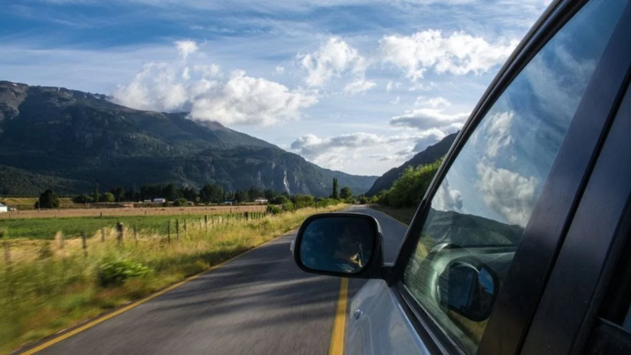Auto en la ruta