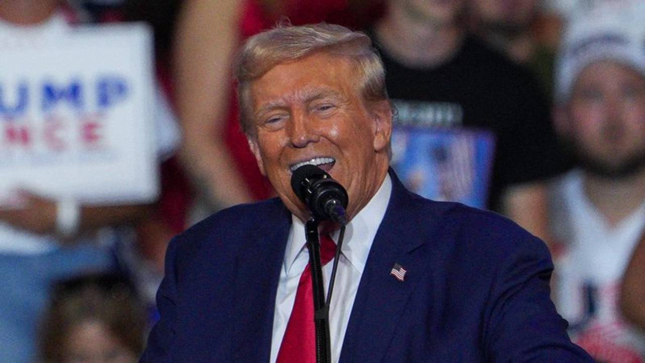 Juez retrasa sentencia de Trump por pagos hasta después de las elecciones