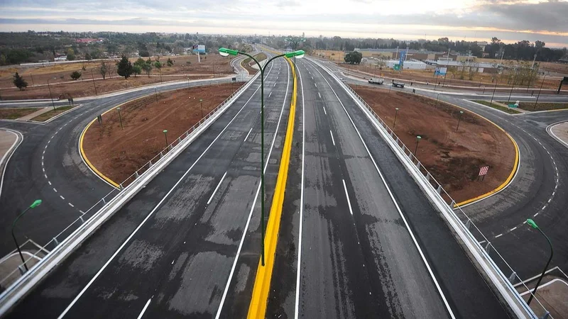 Qué autopista está a punto de terminarse en Argentina. Qué es el rulo vial que une Holmberg con Rio Cuarto en Córdoba