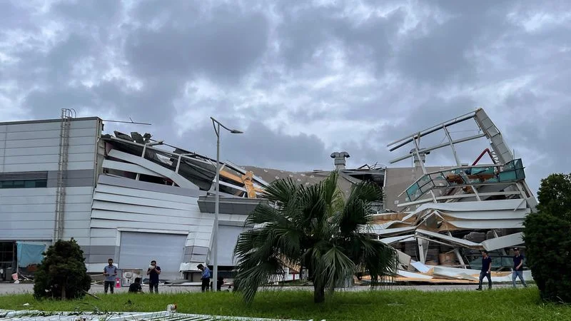 El tifón Yagi deja 46 muertos en Vietnam, golpea a fábricas