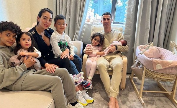 Who are the mothers of Cristiano Ronaldo’s children?