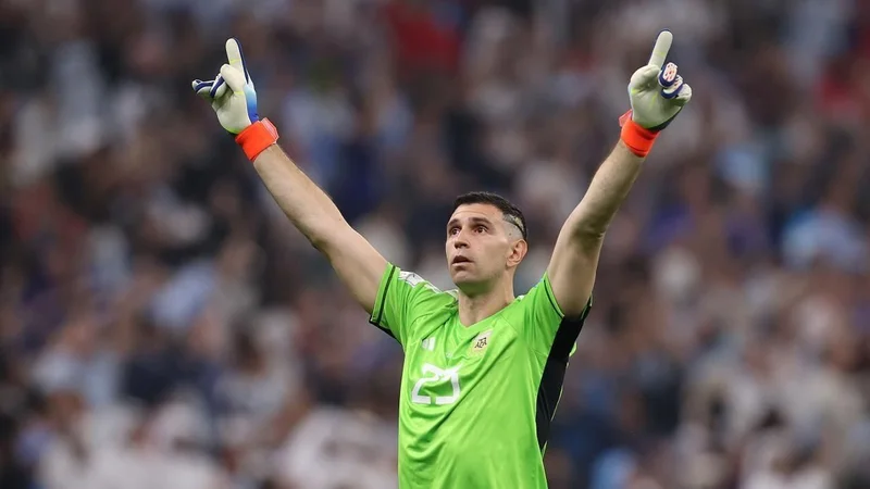 Dibu Martínez, Selección Argentina, Sergio Chiquito Romero, Eliminatorias