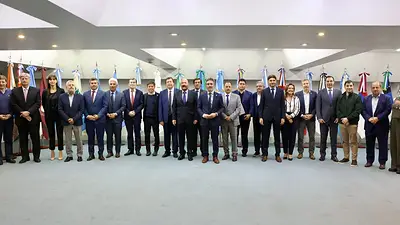 El reclamo de los gobernadores del CFI a Javier Milei: obra pública, transferencias y coparticipación El reclamo de los gobernadores del CFI a Javier Milei: obra pública, transferencias y coparticipación