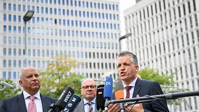 Berlín presenta propuestas para reducir el número de solicitantes de asilo Berlín presenta propuestas para reducir el número de solicitantes de asilo