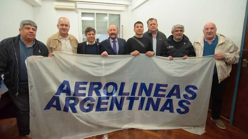 Insfrán, Kicillof y Quintela apoyaron a Aerolíneas Argentinas en plena avanzada privatizadora de Milei y sus aliados