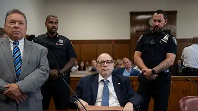 Harvey Weinstein enfrenta un nuevo juicio por violación en un tribunal de Nueva York Harvey Weinstein enfrenta un nuevo juicio por violación en un tribunal de Nueva York