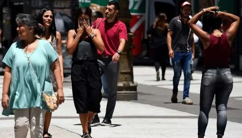 Qué pasó con el clima en el fin de semana largo y cuándo vuelve el calor a Argentina.
