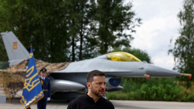 Ucrania logra devolución de 49 personas en intercambio de prisioneros de guerra con Rusia