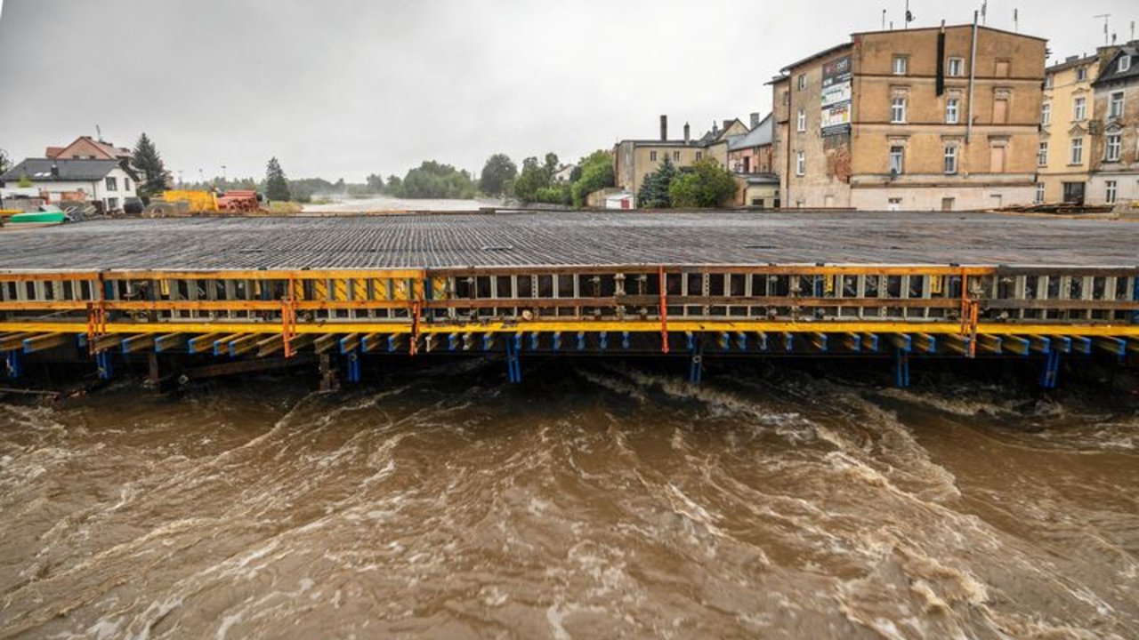 Inundaciones dejan al menos cuatro muertos en Rumania por lluvias que azotan a Europa central
