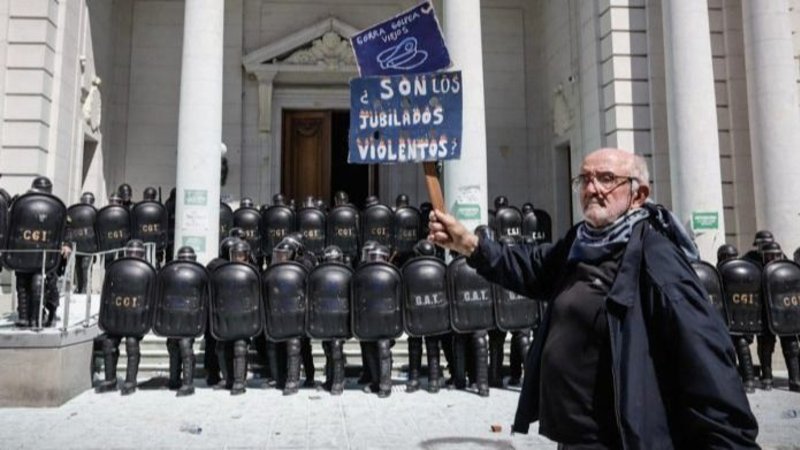 Trabajadores municipales repudiaron la represión de Pullaro: "Vergüenza"
