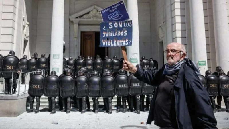 Trabajadores municipales repudiaron la represión de Pullaro: "Vergüenza"