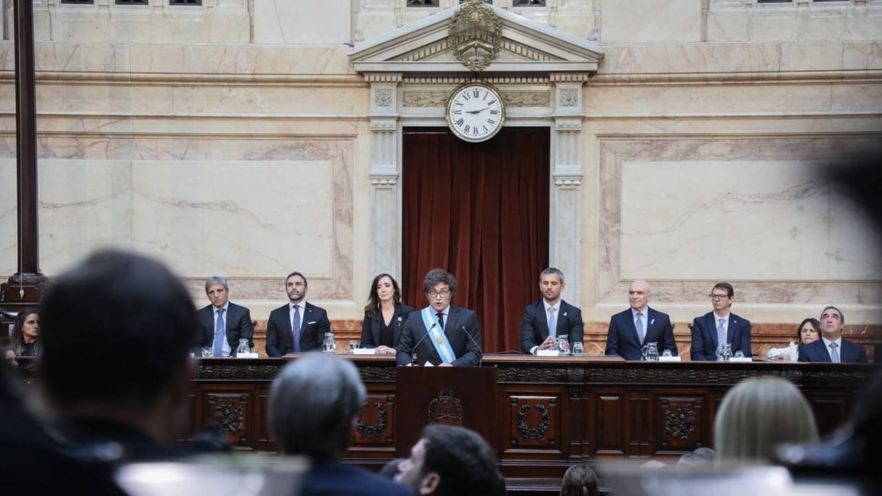 Sin presupuesto aprobado, Milei aprovecha y profundiza el ajuste en 2025