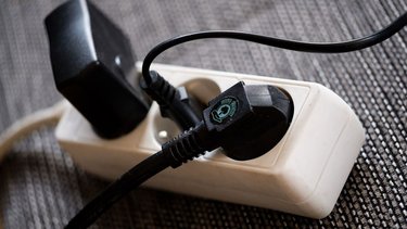 El consumo de electricidad cayó en mayo un 10% interanual 