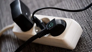El consumo de electricidad cayó en mayo un 10% interanual 
