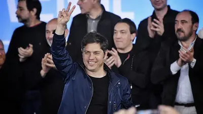 El gesto que emocionó a Axel Kicillof en un teatro lleno El gesto que emocionó a Axel Kicillof en un teatro lleno