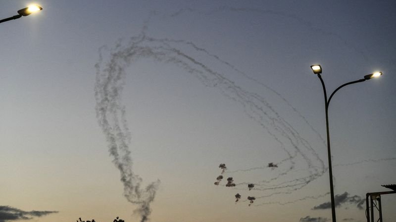 Cientos de miembros de Hezbolá heridos en el Líbano al explotar localizadores según fuente de seguridad