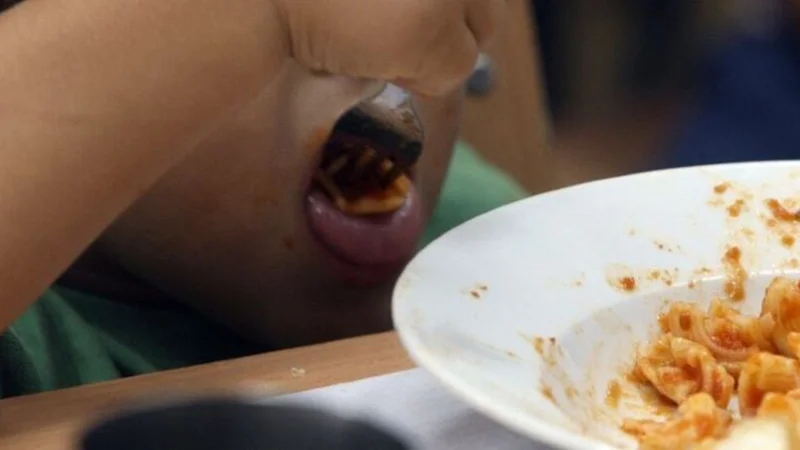 Obesidad infantil y pobreza: el problema de los chicos que crecen entre fideos y polenta