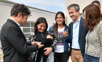 Kicillof entregó viviendas: “Nuestro compromiso es mejorarle la vida a los bonaerenses” | Pba