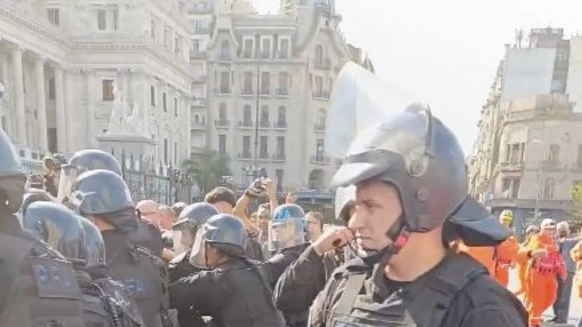 Bullrich aplicará el protocolo antipiquete en la masiva marcha de ...
