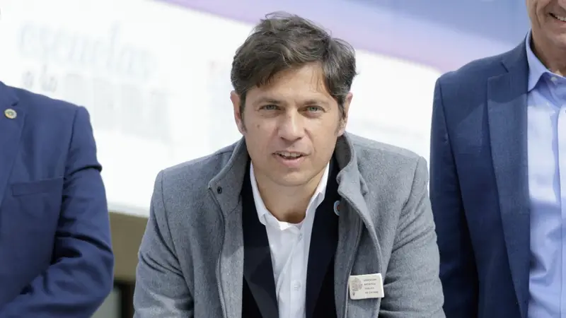 Kicillof viajó a México para construir una alternativa regional a Javier Milei y será el único representante argentino