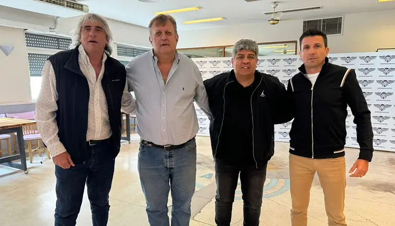 Gremios del transporte se abroquelan en medio de la avanzada de Milei contra Aerolíneas Argentinas