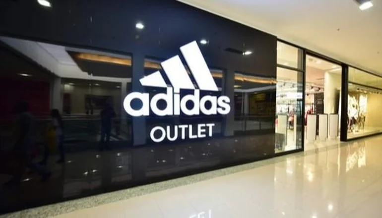 Ropa y zapatillas de Adidas con 90 de descuento donde conseguirlas El Destape