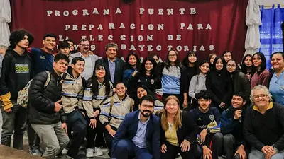 Imagen de las autoridades y estudiantes del Programa Puente, en Formosa Imagen de las autoridades y estudiantes del Programa Puente, en Formosa