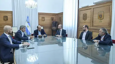 Conflicto con Aerolíneas Argentinas: las dos alternativas que negocia el Gobierno con GOL, JetSMART y Flybondi Conflicto con Aerolíneas Argentinas: las dos alternativas que negocia el Gobierno con GOL, JetSMART y Flybondi