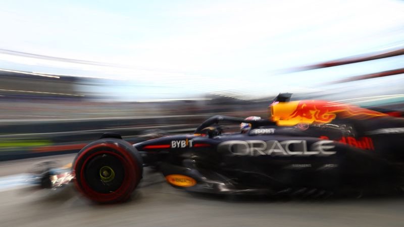 Entrenamientos en GP de Singapur son brevemente interrumpidos por un lagarto en la pista