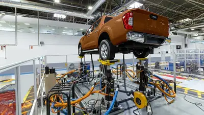 Por la recesión de Milei, Nissan y Renault frenan la producción de camionetas Por la recesión de Milei, Nissan y Renault frenan la producción de camionetas