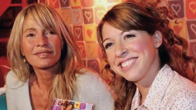 Por qué Florencia Bertotti le paga a Cris Morena.