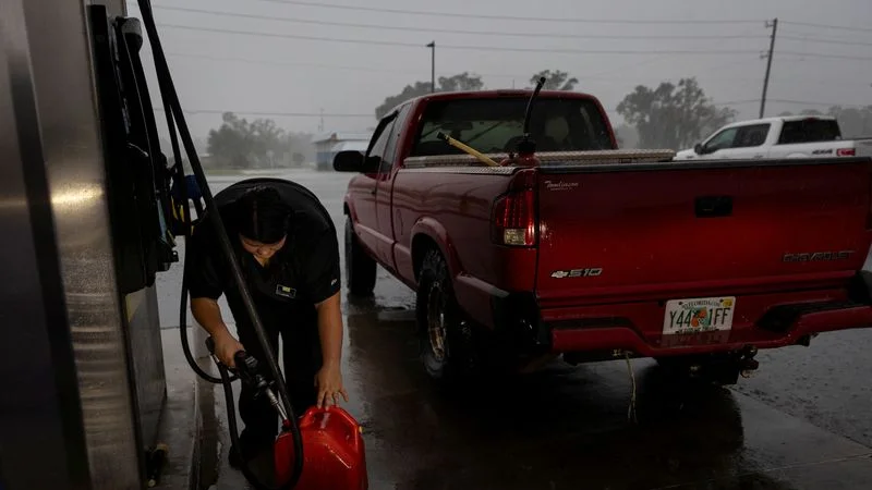 El huracán Helene se dirige hacia Florida con fuertes vientos y una marejada ciclónica