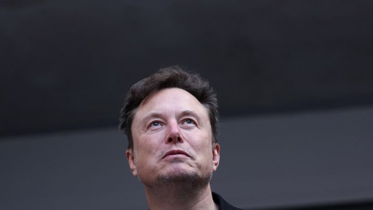 Elon Musk carga contra Reino Unido tras reporte de desaire en cumbre de inversión