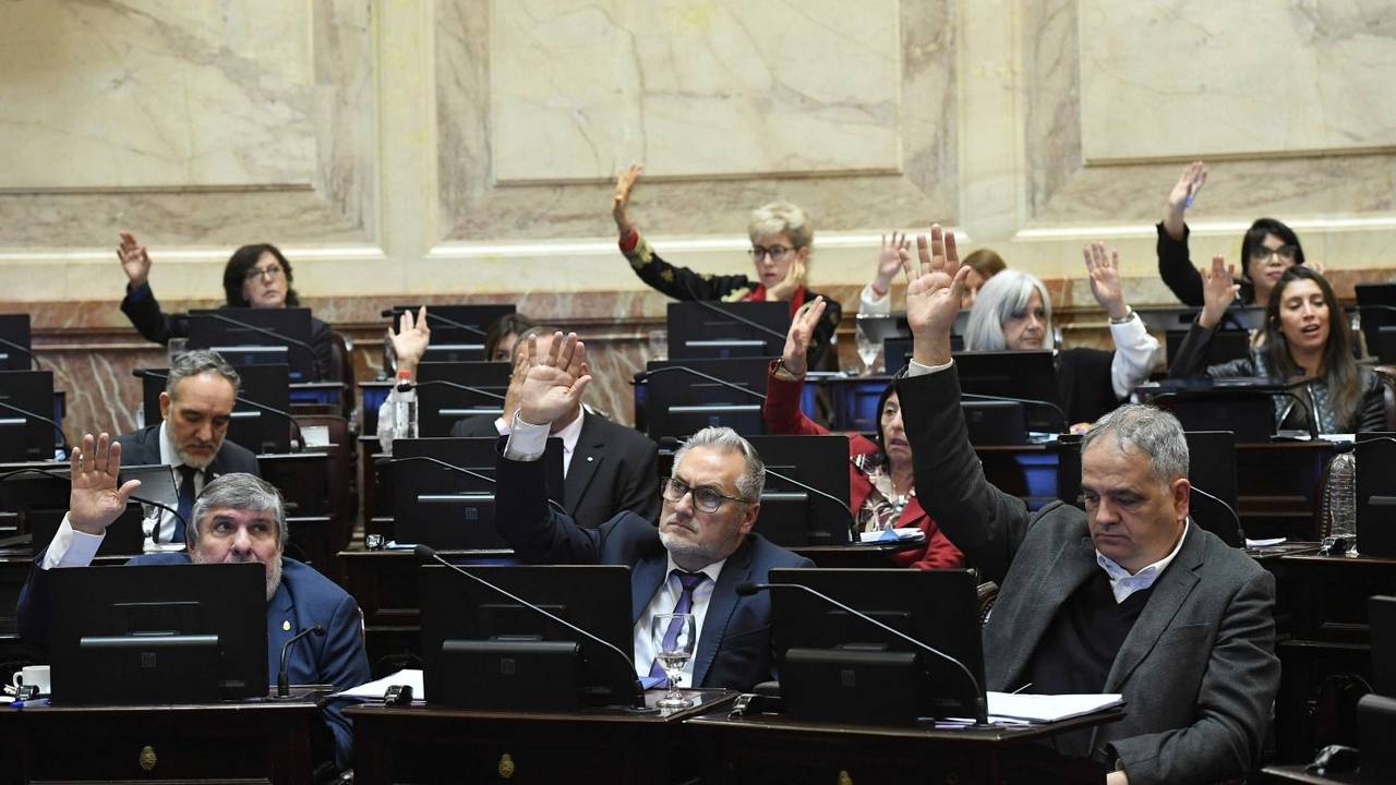 Caso Kueider: UP pidió su remoción, Villarruel se desentiende y la oposición en silencio