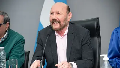 Insfrán anunció un nuevo aumento del 30% para estatales y la provincia acumula un 110% de mejora salarial Insfrán anunció un nuevo aumento del 30% para estatales y la provincia acumula un 110% de mejora salarial